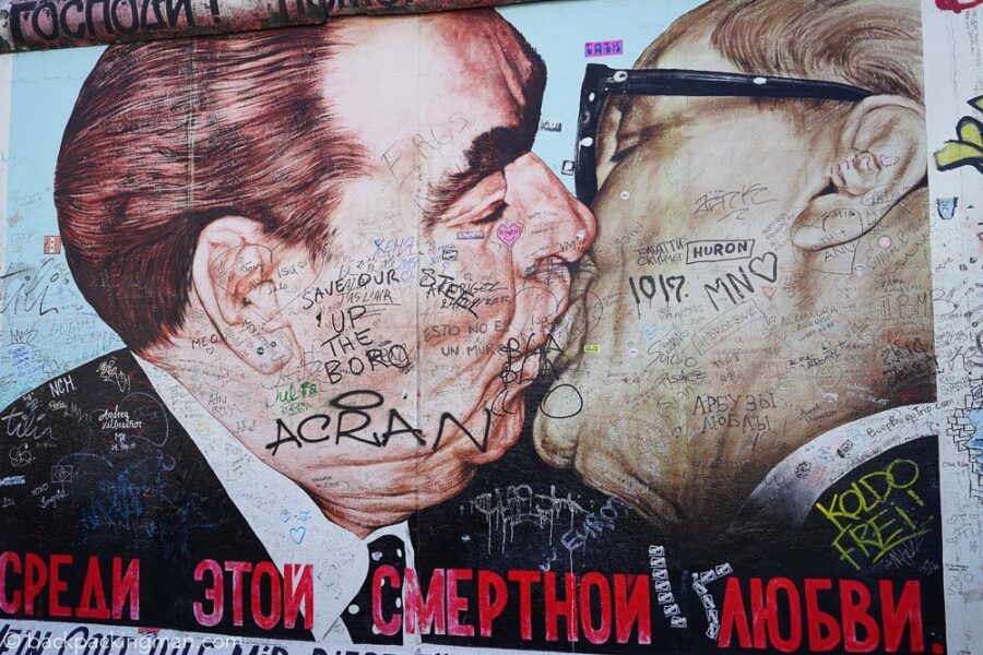 east-side-gallery-art-berlin-wall-4