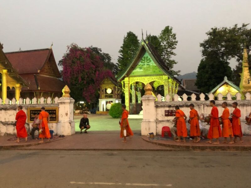 monks luang prabang 
