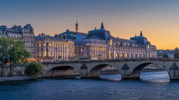 one day in Paris - Le Seine River