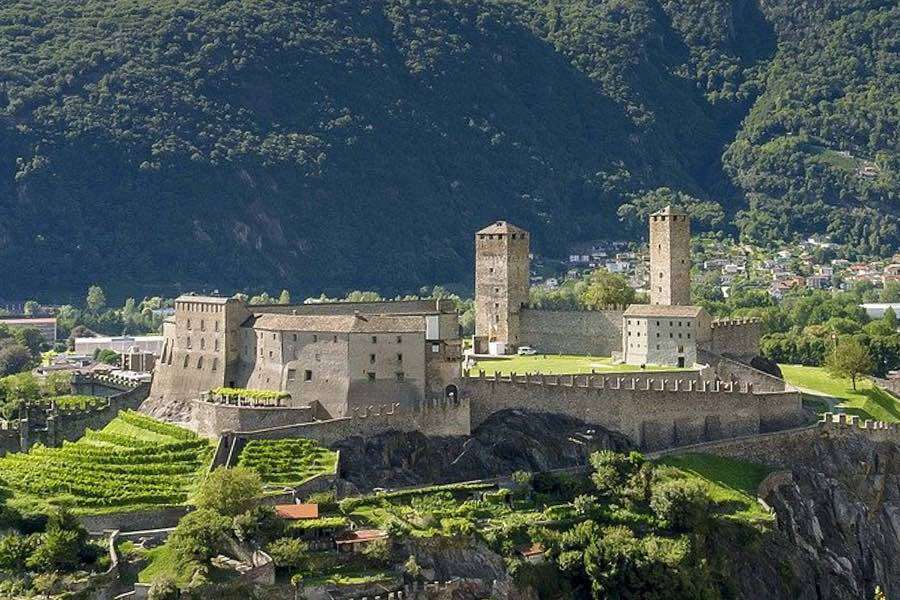 best castles to visit in switzerland