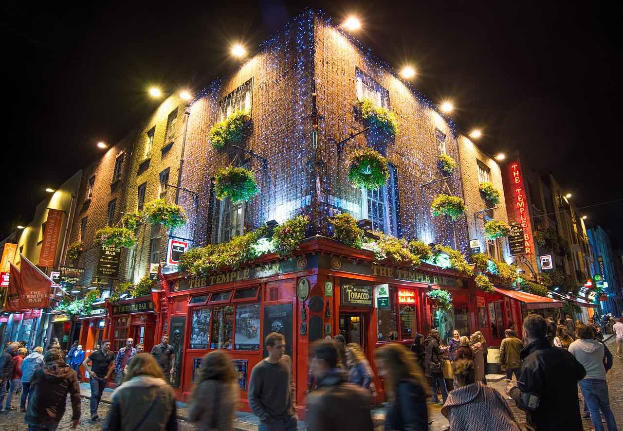 Weekend breaks in Ireland, pub in Dublin at night.