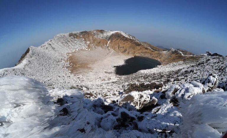 21 Best Hikes In Asia For An Epic Adventure - Backpackingman