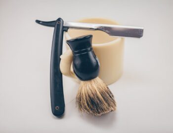 Straight-Edge Razor for travel